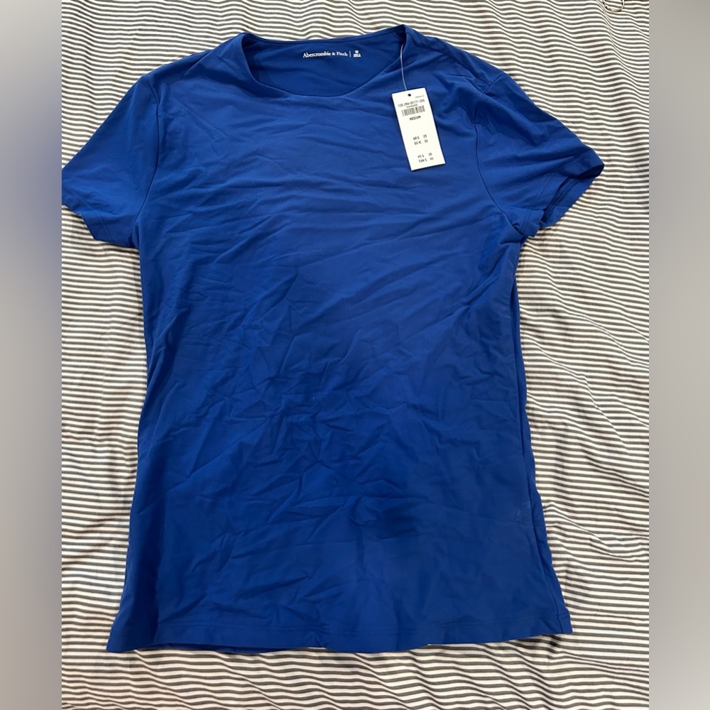 Soft Matte Seamless Tuckable Baby Tee